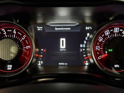 Used 2018 Dodge Challenger SXT RWD image 27
