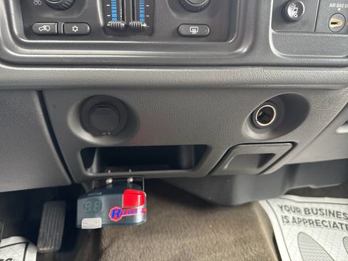 Used 2005 GMC Sierra 2500 SLE w/ Snow Plow Prep Package image 30