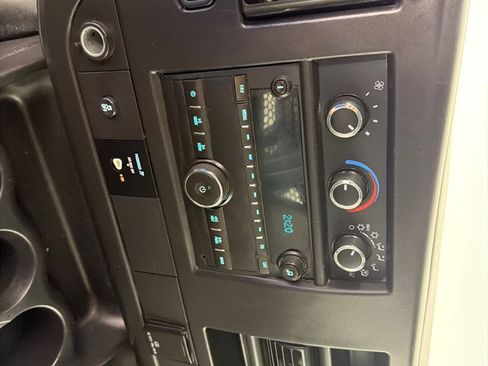 Used 2015 GMC Savana 2500 RWD image 12