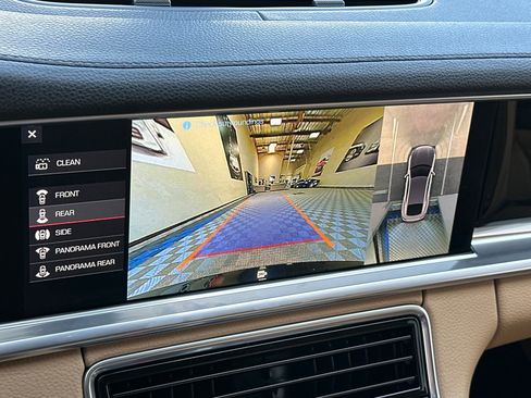 Used 2019 Porsche Panamera RWD image 26