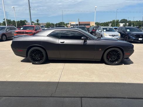 Used 2015 Dodge Challenger R/T Scat Pack w/ Leather Interior Group RWD image 4