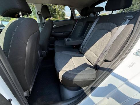 Used 2023 Hyundai Kona SE w/ Cargo Package FWD image 11
