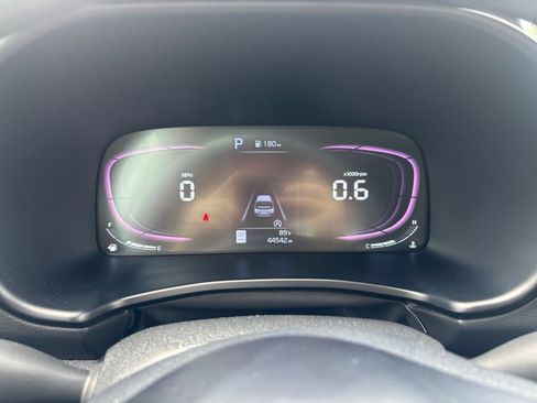Used 2025 Kia Soul LX w/ LX Technology Package FWD image 38