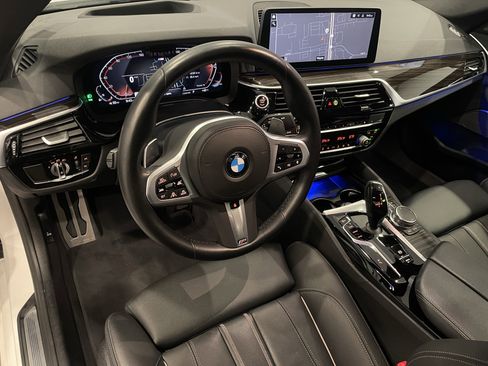 Certified 2023 BMW 540i xDrive w/ M Sport Package image 9