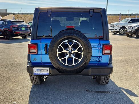 Used 2026 Jeep Wrangler Sport S image 4