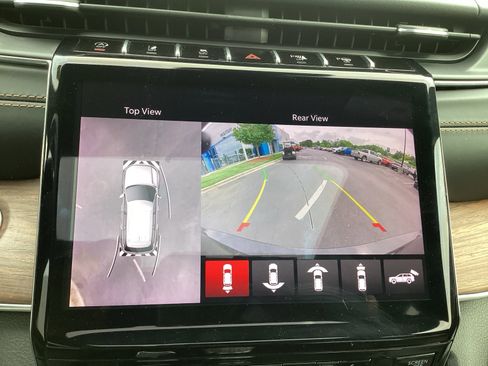 Used 2021 Jeep Grand Cherokee L Summit w/ Luxury Tech Group V image 20