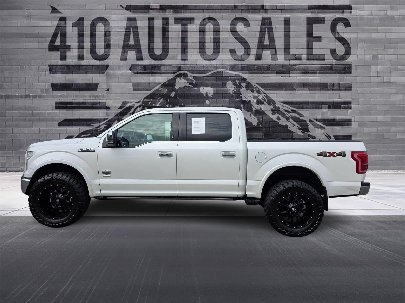 Used 2015 Ford F150 King Ranch w/ Equipment Group 601A Luxury AWD/4WD image 7