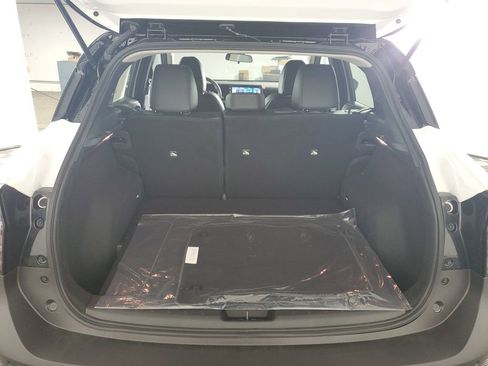 New 2026 Nissan Kicks SR FWD image 33