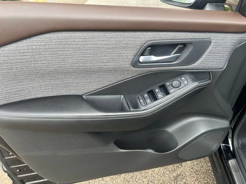 Certified 2023 Nissan Rogue SV AWD/4WD image 7