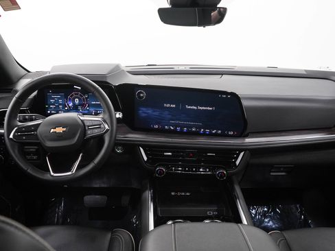 Used 2025 Chevrolet Tahoe Premier AWD/4WD image 19