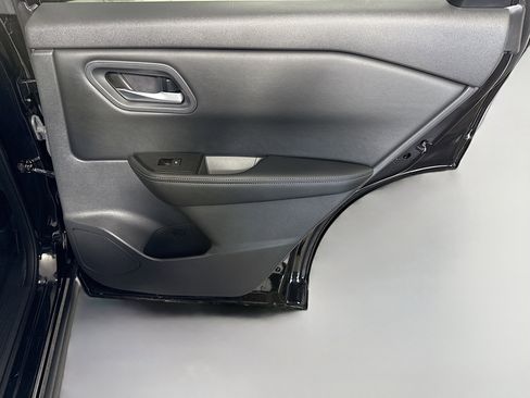 Used 2026 Nissan Rogue SV image 28