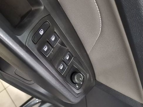 Used 2023 Volkswagen Atlas SE image 24