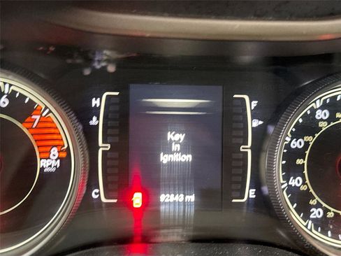 Used 2016 Jeep Cherokee Latitude w/ Cold Weather Group image 3