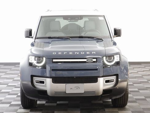 Used 2025 Land Rover Defender 110 S image 23