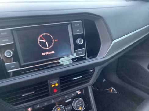 Used 2019 Volkswagen Jetta SE FWD image 17