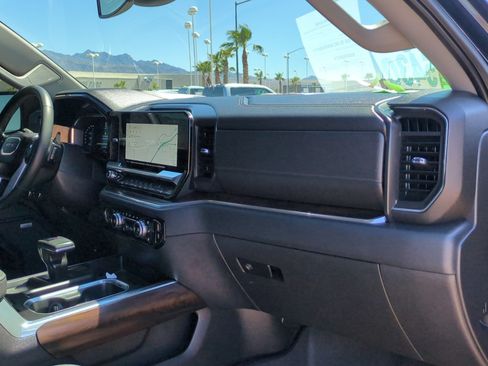 Used 2023 GMC Sierra 1500 SLT w/ SLT Premium Package AWD/4WD image 30