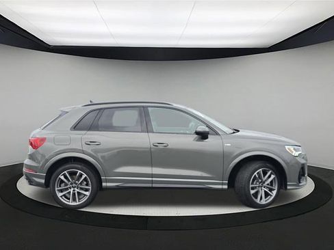 Certified 2024 Audi Q3 2.0T Premium Plus image 8