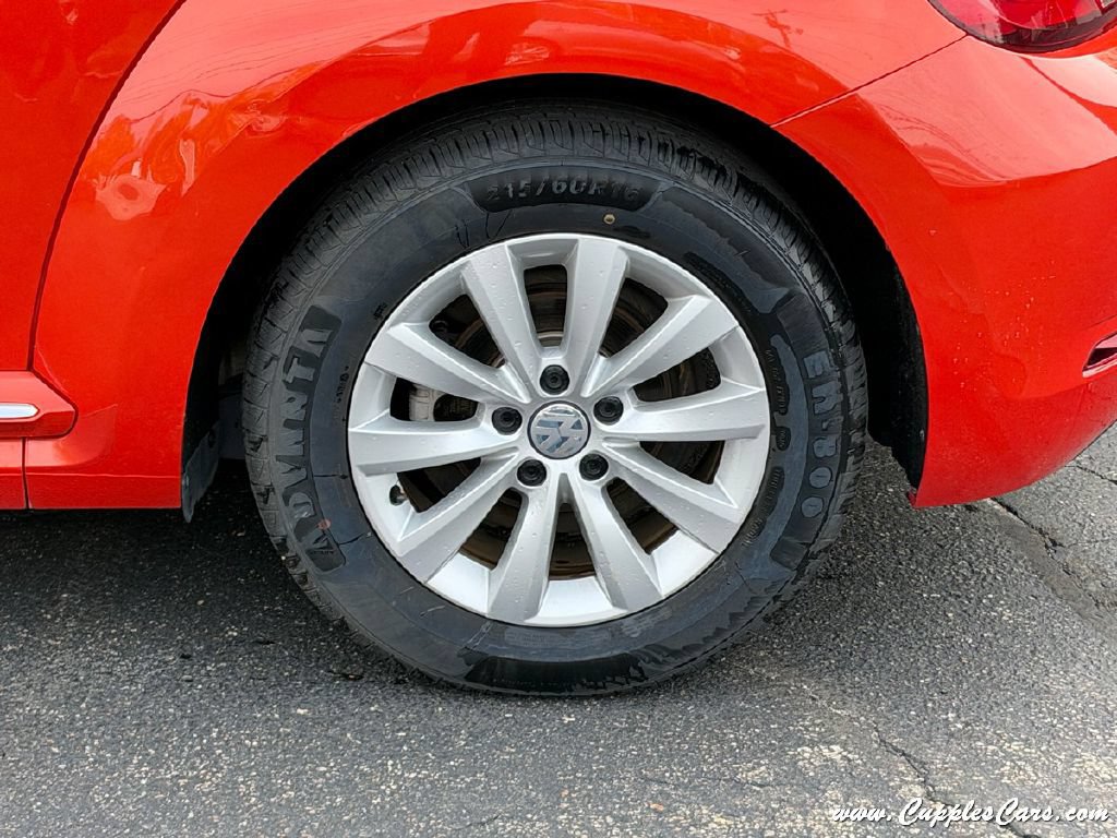 Used 2019 Volkswagen Beetle 2.0T S FWD image 38