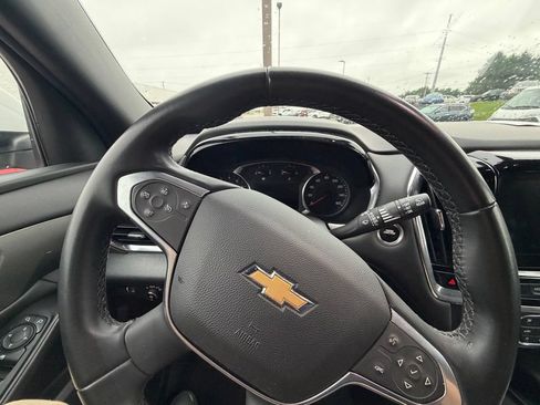 Used 2023 Chevrolet Traverse LT AWD/4WD image 8