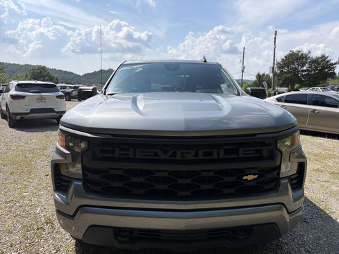 Used 2024 Chevrolet Silverado 1500 Custom RWD image 8