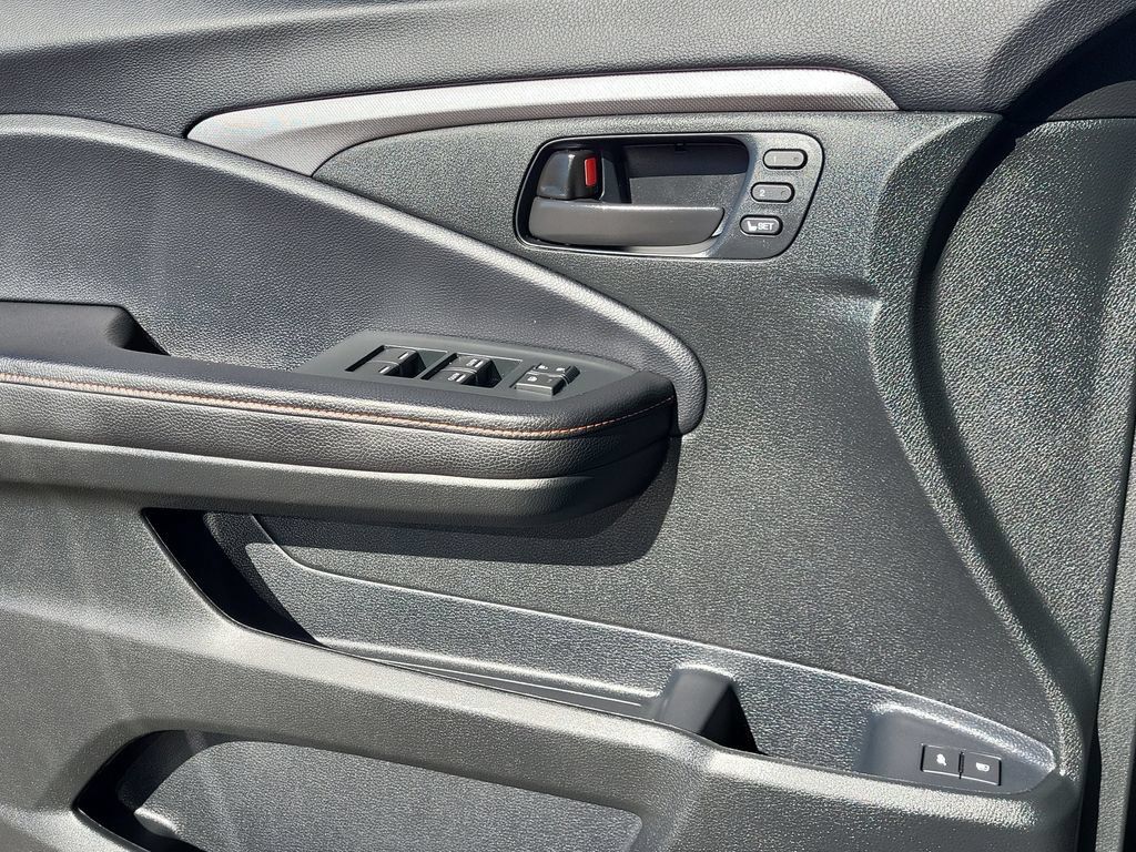 Used 2023 Honda Passport TrailSport image 9