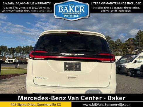 Used 2024 Chrysler Pacifica Touring-L image 5