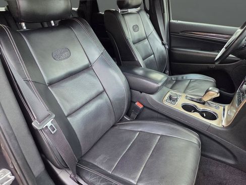 Used 2017 Jeep Grand Cherokee Overland AWD/4WD image 17