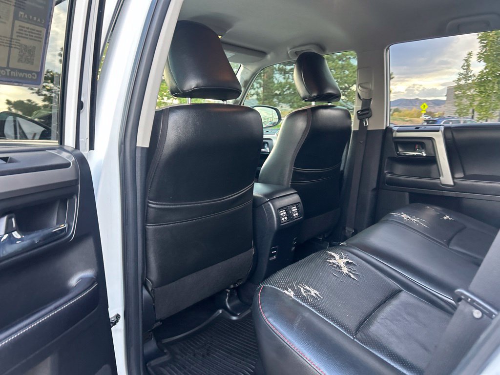 Used 2016 Toyota 4Runner SR5 AWD/4WD image 19