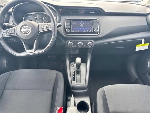 New 2025 Nissan Kicks Play S image 18
