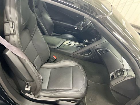 Used 2017 Chevrolet Corvette Stingray Coupe w/ 1LT image 20