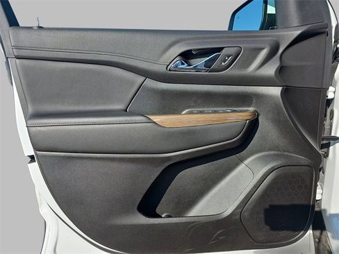 Certified 2023 GMC Acadia SLE image 26