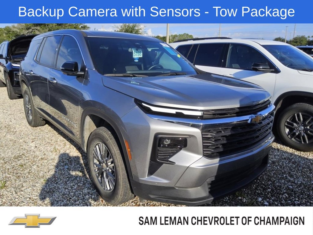 Used 2024 Chevrolet Traverse LS FWD image 1