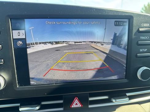 Used 2025 Hyundai Elantra SE FWD image 24