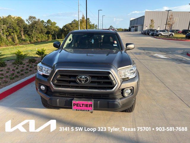 Used 2022 Toyota Tacoma SR5 RWD image 2