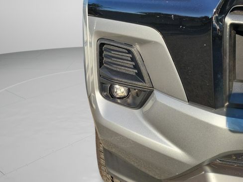 Used 2024 Chevrolet Colorado Z71 w/ Z71 Convenience Package 2 AWD/4WD image 13
