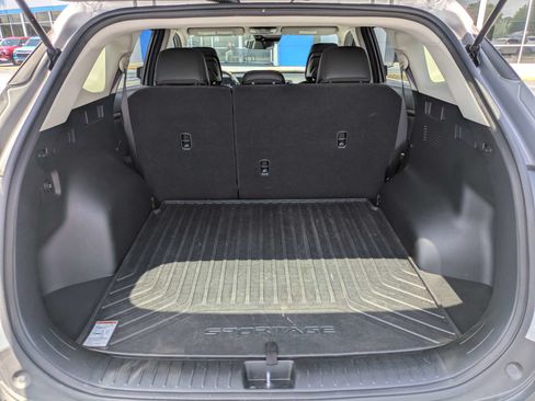 Used 2024 Kia Sportage EX FWD image 7