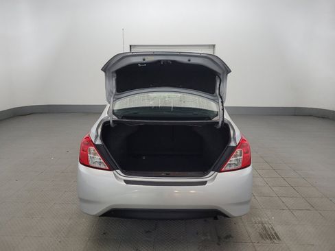 Used 2019 Nissan Versa SV FWD image 29