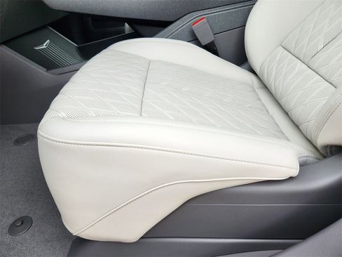 New 2025 Cadillac Escalade IQ Luxury 1 w/ Smart Trailering package image 25