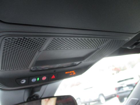 Used 2025 GMC Acadia Elevation image 22