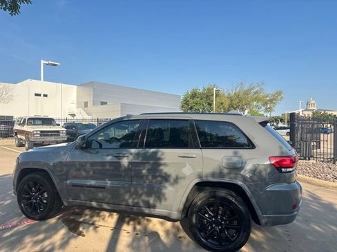 Used 2020 Jeep Grand Cherokee Altitude AWD/4WD image 8