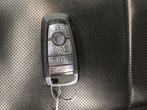 Used 2022 Lincoln Corsair w/ Equipment Group 101A image 32