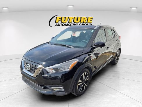 Used 2018 Nissan Kicks SR FWD image 3