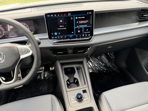 New 2026 Volkswagen Tiguan SE R-Line AWD/4WD image 16