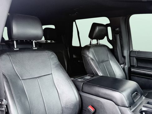 Used 2018 Ford Expedition Max XLT w/ Equipment Group 202A RWD image 52