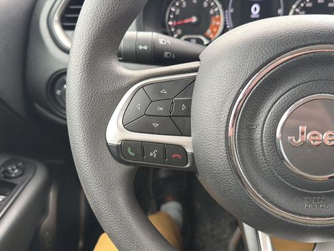 Used 2023 Jeep Renegade Latitude image 14