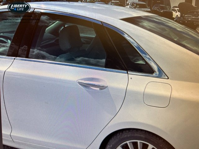 Used 2020 Lincoln MKZ AWD image 7