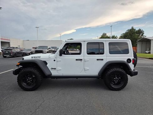 Used 2024 Jeep Wrangler Sport AWD/4WD image 4