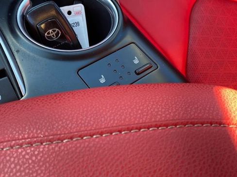 Used 2018 Toyota Camry XSE image 12