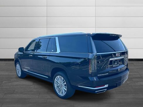 Used 2025 Cadillac Escalade ESV Premium Luxury w/ Touring Package AWD/4WD image 3