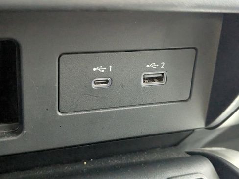 Used 2021 Nissan Titan SV w/ SV Convenience Package image 22